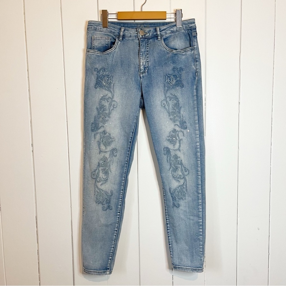 Bellina Embroidered Jeans. Size 10.